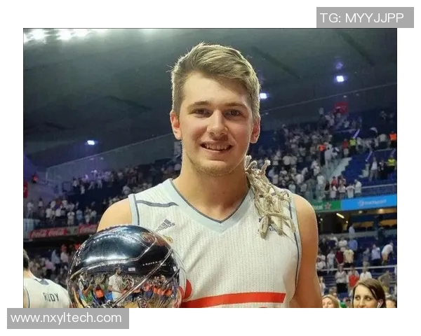 美国足球明星是谁他在国际赛场上的表现如何 美国足球明星是谁他在国际赛场上的表现如何